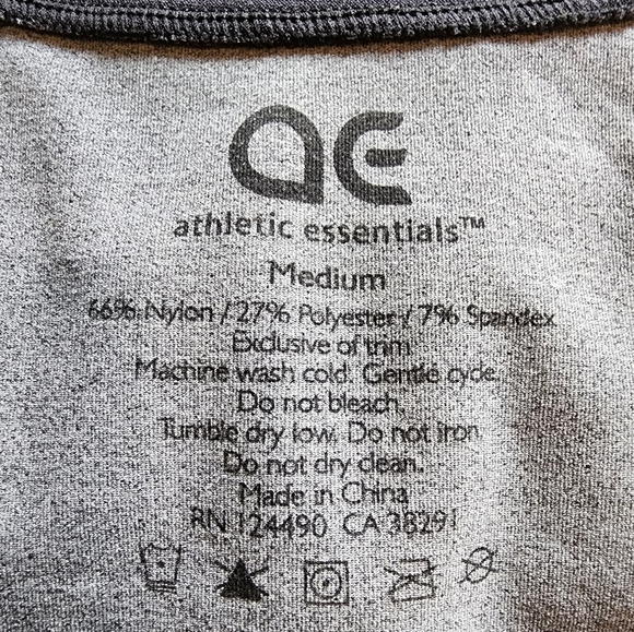 ATHLETIC Essentials black long sleeve thumb hole gray graphic print athletic top - Picture 8 of 9